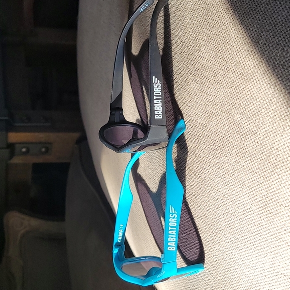 2 pairs of Babiator Sunglasses - Picture 2 of 4